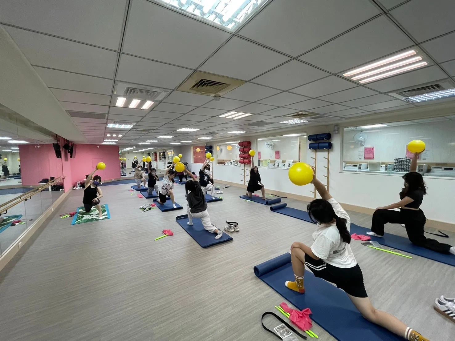 宿舍有氧瑜珈課程剪影