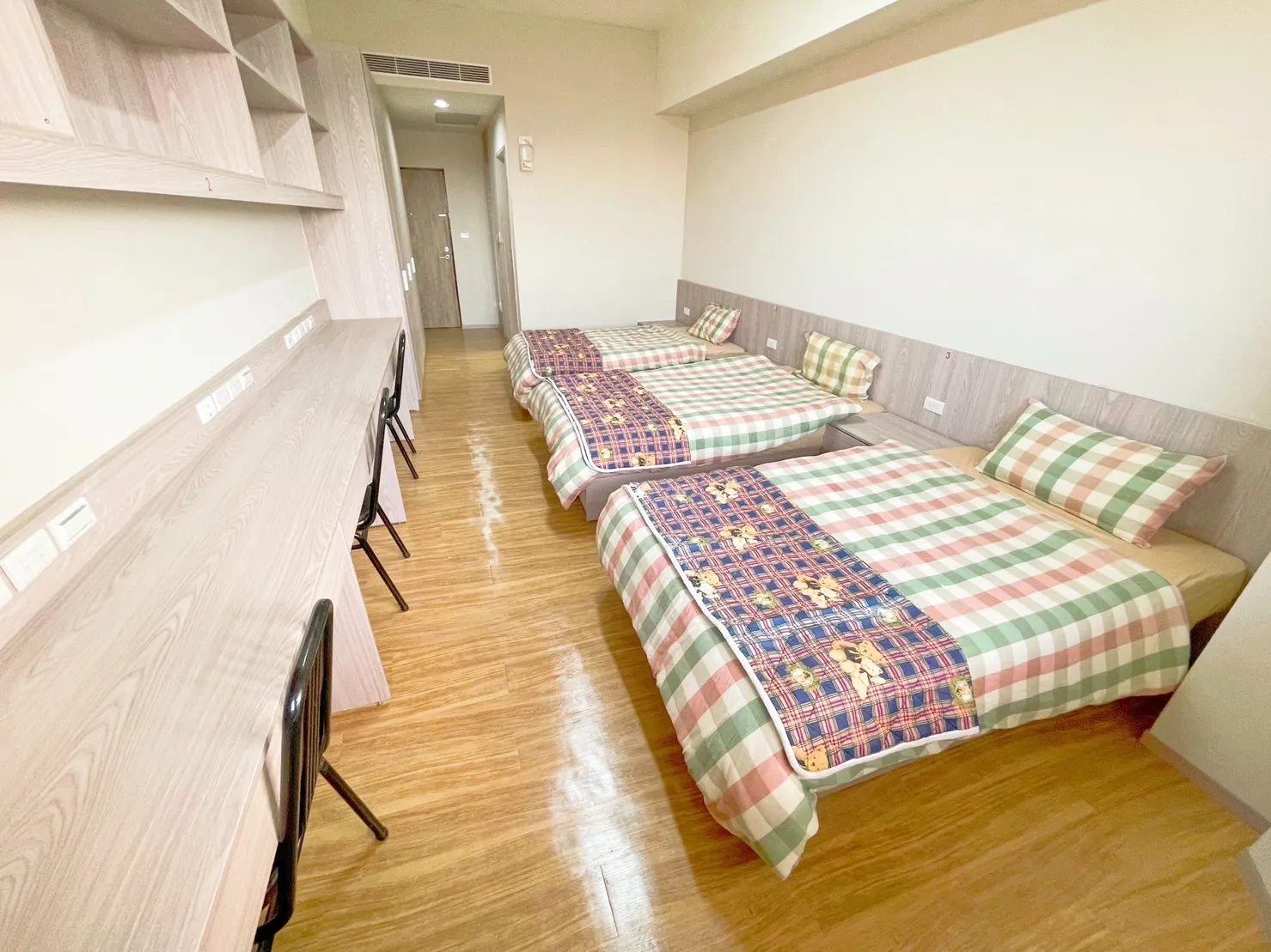 校本部第一宿舍C棟三人套房