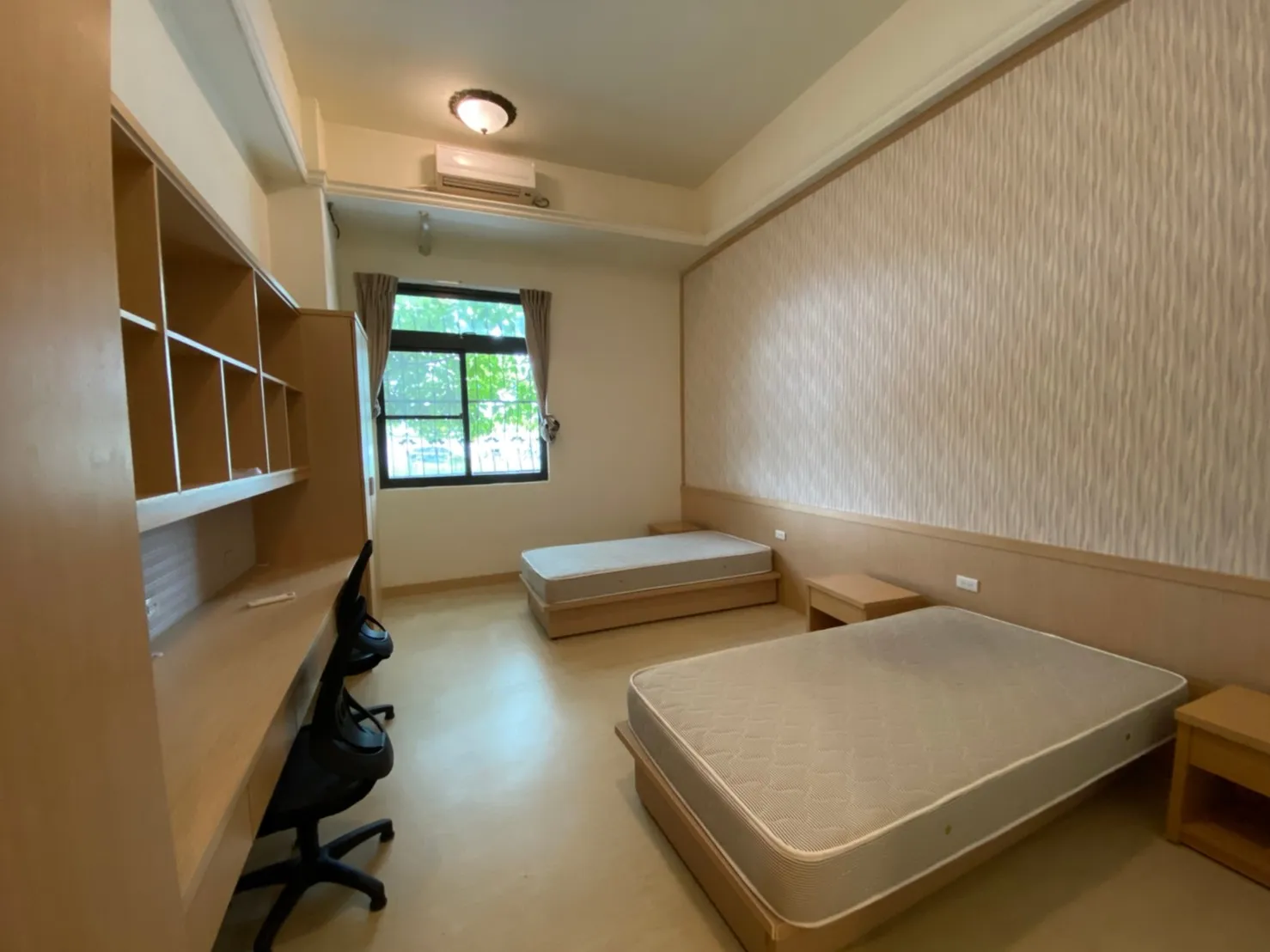 Medical Campus / E-Da Hospital Dorm / Double Suite