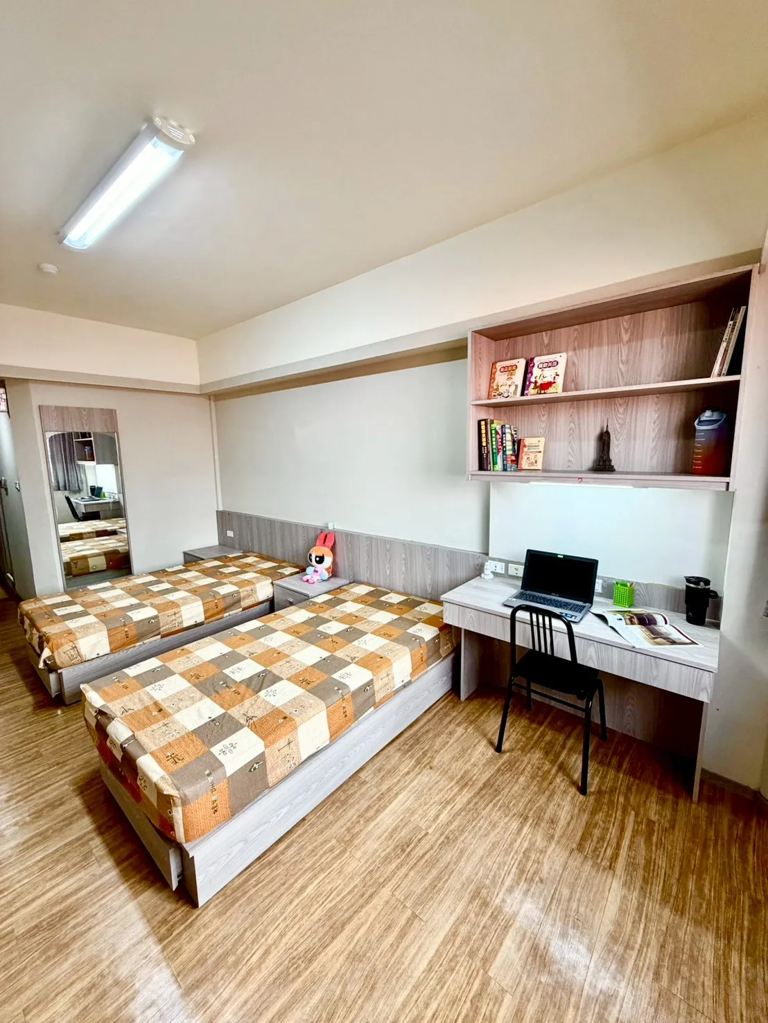 Main Campus / 1st Dorm (Bldg B) / Double Suite